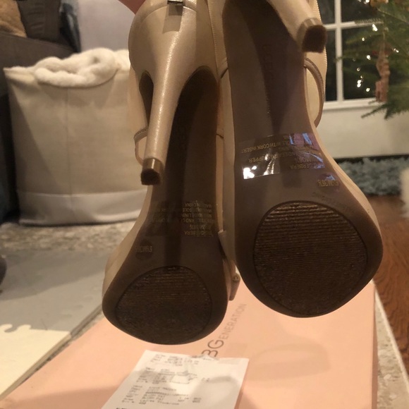 - NEW BCBG HEELS - Picture 5 of 5